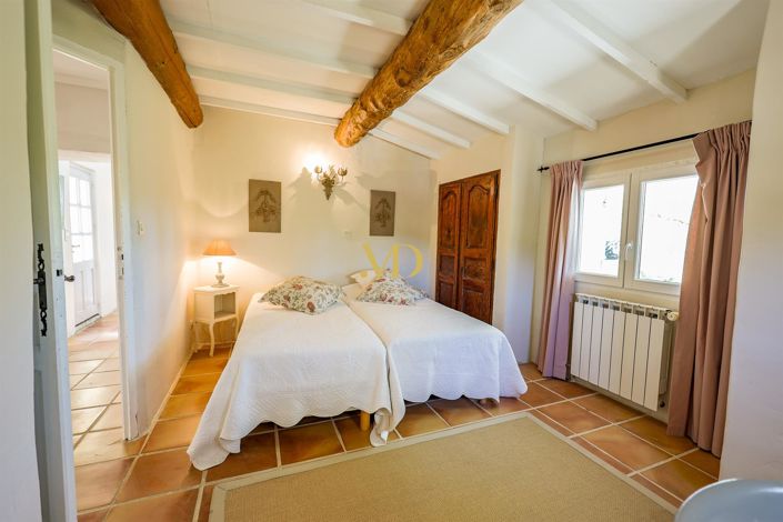 Image No.34-5 Bed House for sale