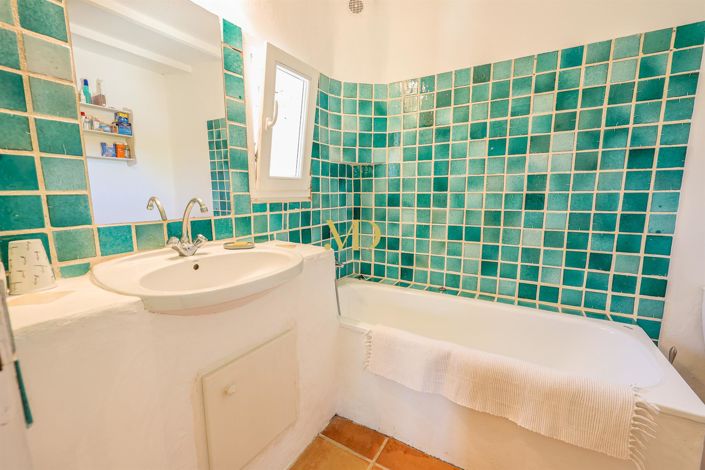 Image No.35-5 Bed House for sale