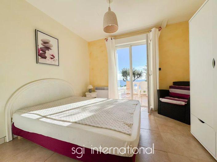 Image No.11-3 Bed House for sale