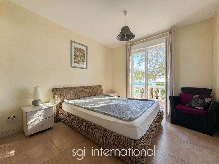 Image No.9-3 Bed House for sale