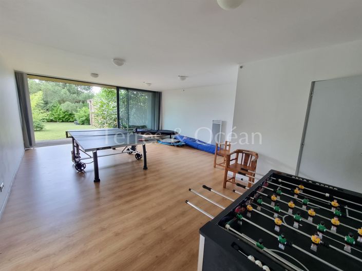 Image No.7-5 Bed House for sale