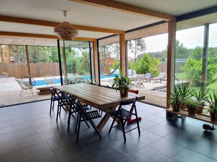 Image No.9-5 Bed House for sale