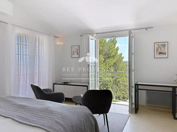 Image No.29-5 Bed House for sale