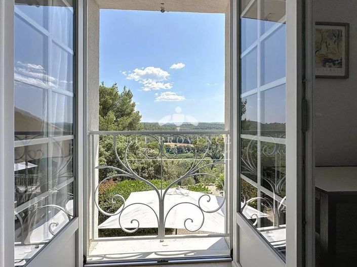 Image No.30-5 Bed House for sale