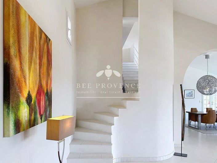 Image No.7-5 Bed House for sale