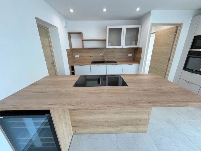 Image No.10-3 Bed Apartment for sale