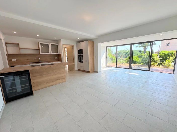 Image No.8-3 Bed Apartment for sale