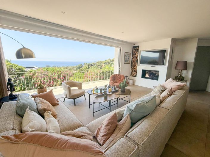 Image No.7-5 Bed House for sale