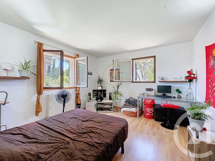 Image No.13-4 Bed House for sale