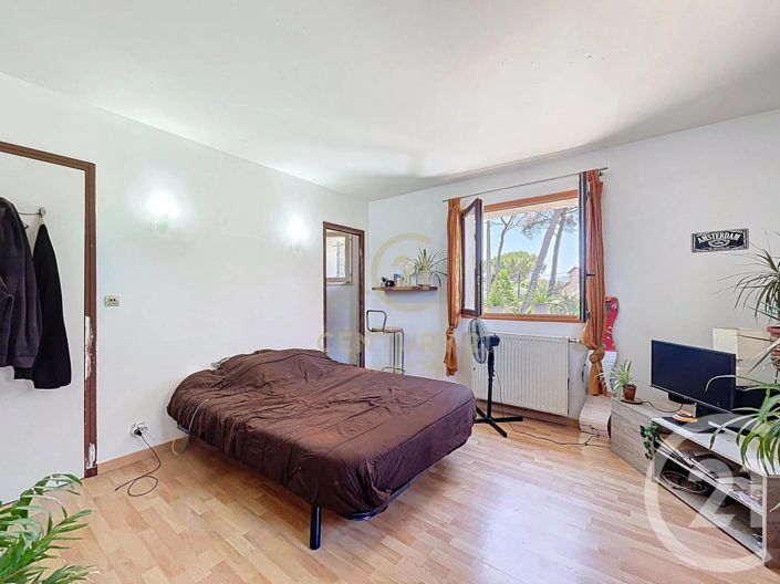 Image No.14-4 Bed House for sale