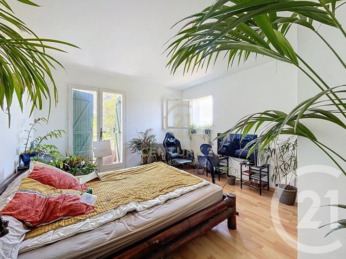 Image No.15-4 Bed House for sale