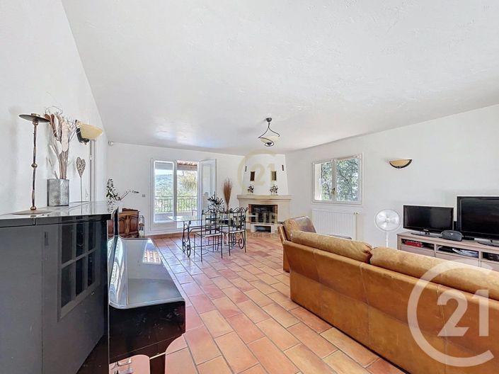 Image No.2-4 Bed House for sale