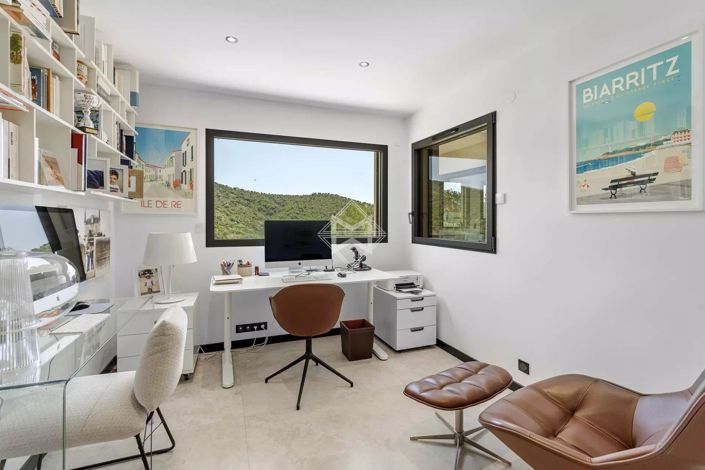 Image No.11-4 Bed House for sale