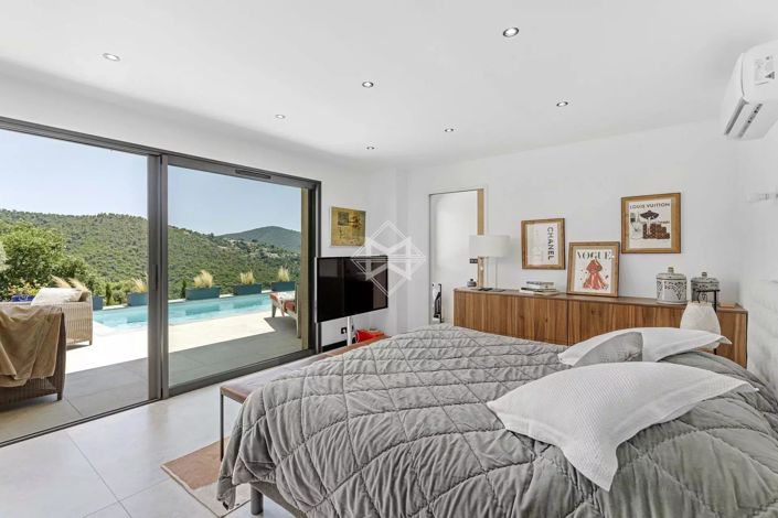 Image No.12-4 Bed House for sale