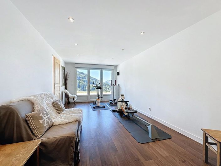 Image No.23-5 Bed House for sale