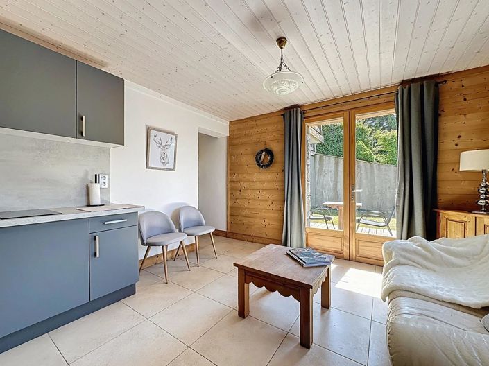 Image No.24-5 Bed House for sale