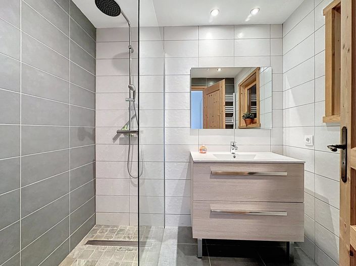 Image No.27-5 Bed House for sale