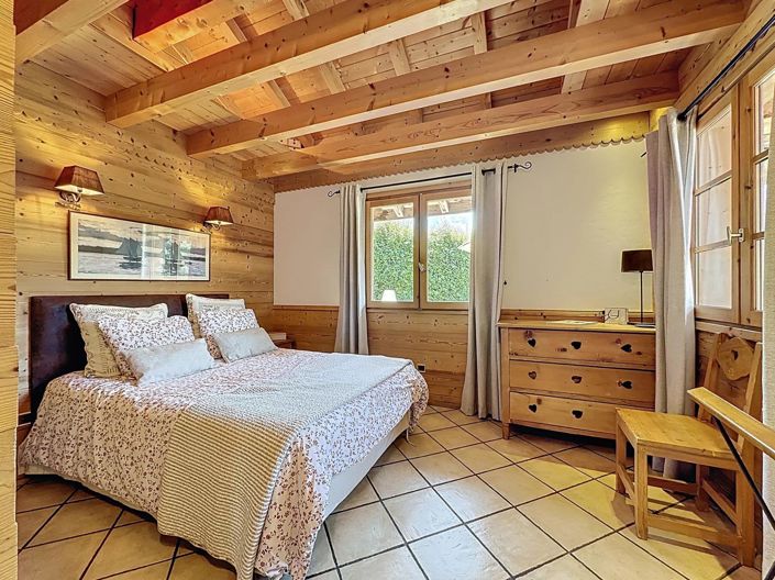 Image No.9-5 Bed House for sale