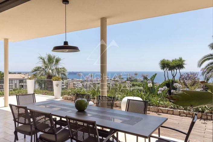 Image No.6-4 Bed House for sale