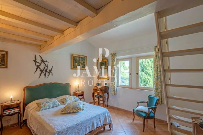 Image No.6-5 Bed House for sale