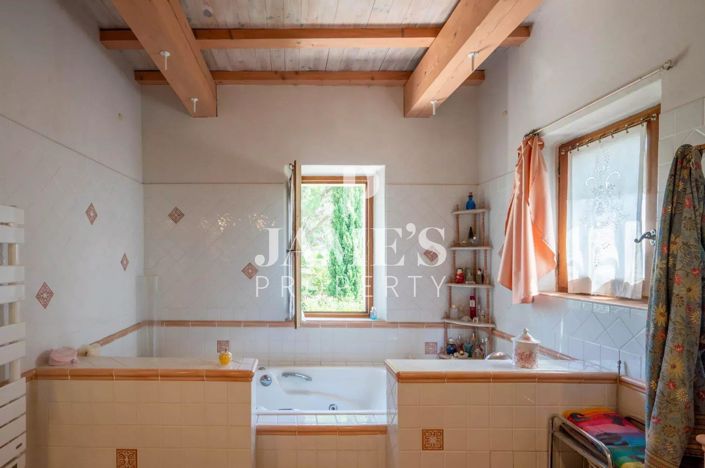 Image No.7-5 Bed House for sale