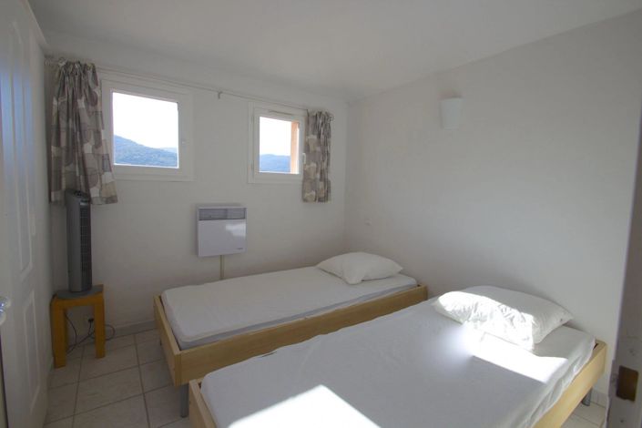 Image No.18-4 Bed House for sale