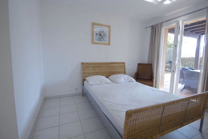 Image No.20-4 Bed House for sale