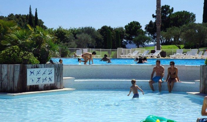 Image No.26-4 Bed House for sale