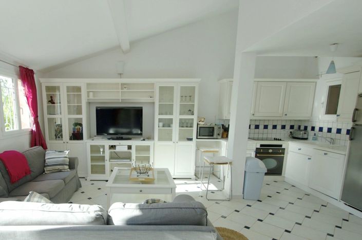 Image No.8-4 Bed House for sale