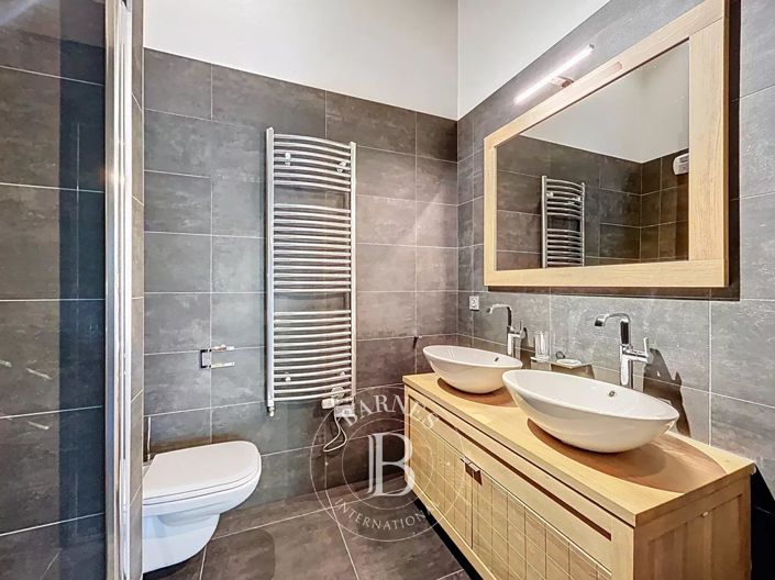 Image No.18-5 Bed Apartment for sale