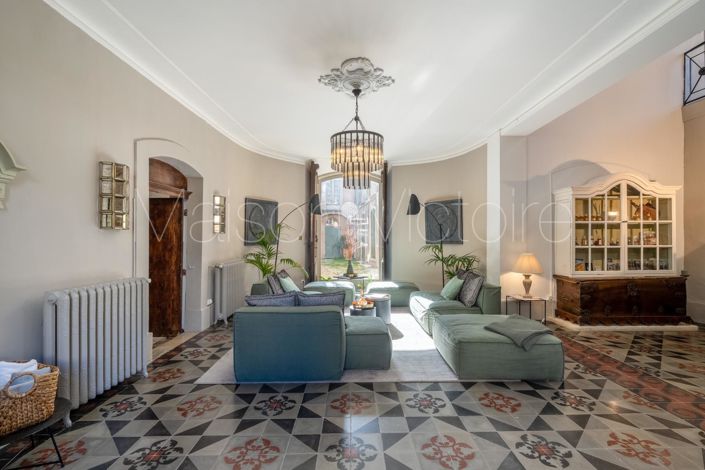 Image No.2-8 Bed House for sale