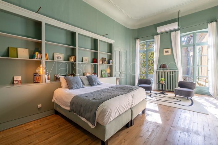 Image No.6-8 Bed House for sale