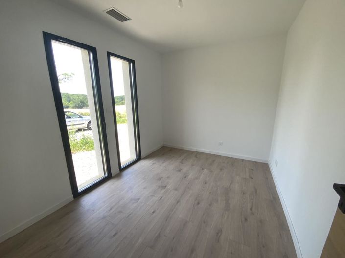 Image No.15-5 Bed House for sale