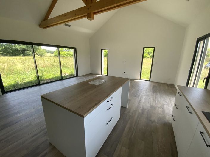 Image No.6-5 Bed House for sale