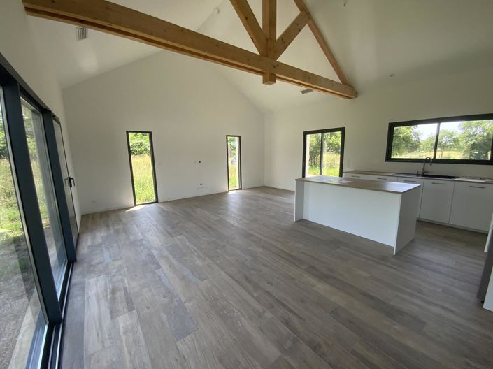 Image No.8-5 Bed House for sale