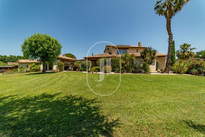 Image No.1-5 Bed House for sale