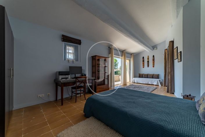 Image No.9-5 Bed House for sale