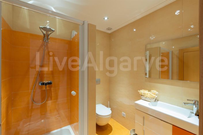 Image No.22-3 Bed House for sale