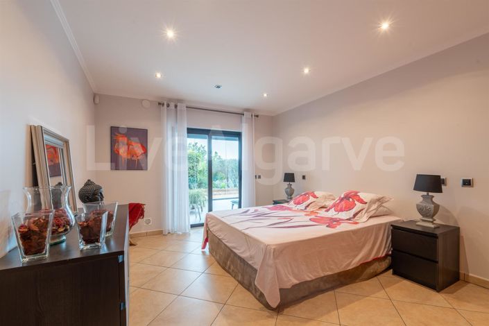 Image No.23-3 Bed House for sale