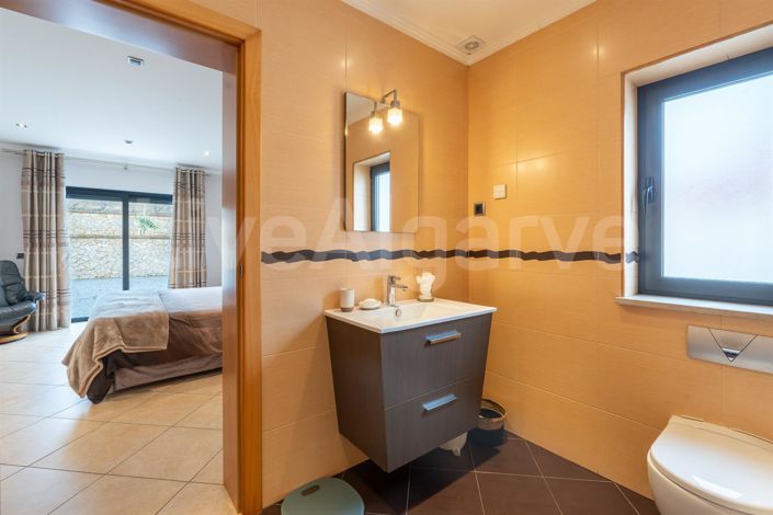 Image No.29-3 Bed House for sale