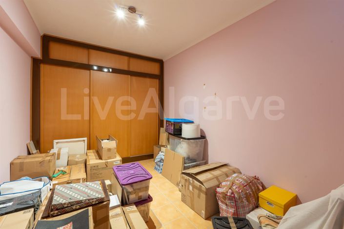 Image No.42-3 Bed House for sale