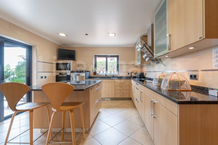 Image No.9-3 Bed House for sale