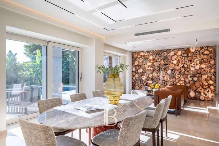 Image No.19-5 Bed House for sale