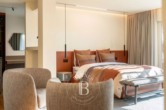 Image No.25-5 Bed House for sale