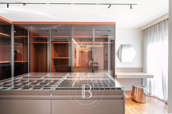 Image No.27-5 Bed House for sale