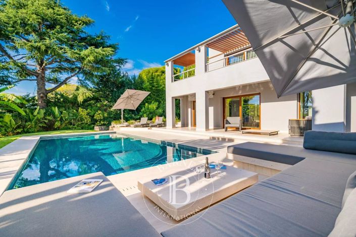 Image No.40-5 Bed House for sale