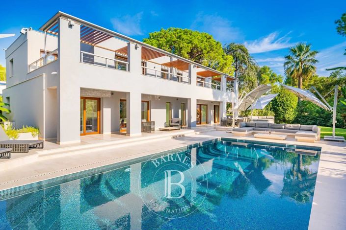 Image No.8-5 Bed House for sale