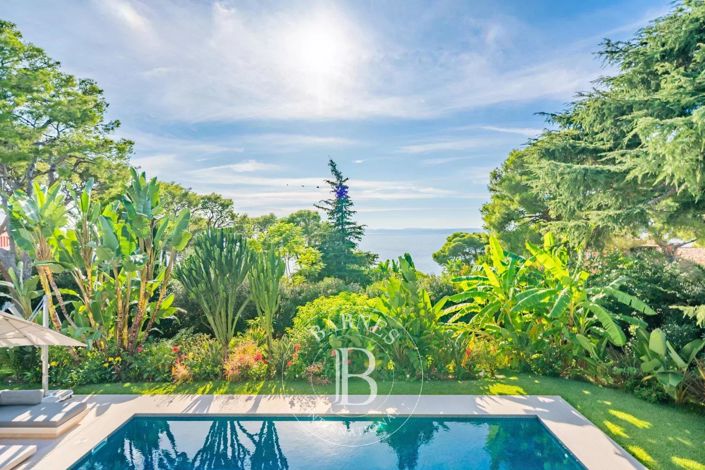 Image No.9-5 Bed House for sale