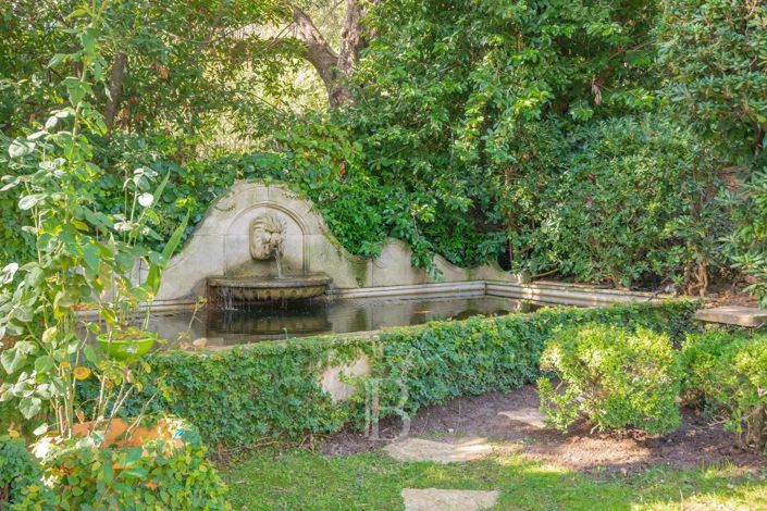 Image No.10-5 Bed House for sale