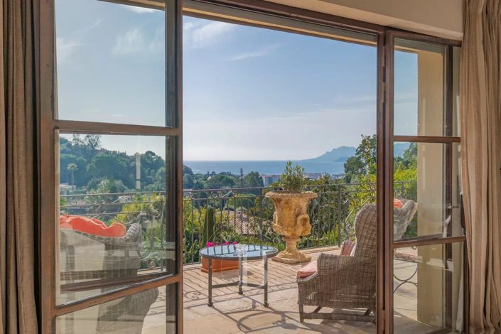 Image No.13-5 Bed House for sale